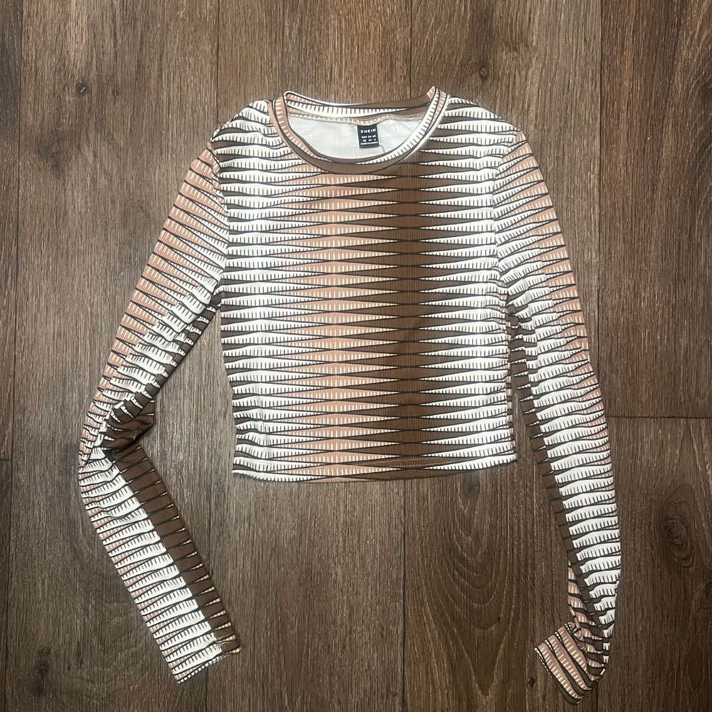 Long sleeve crop top